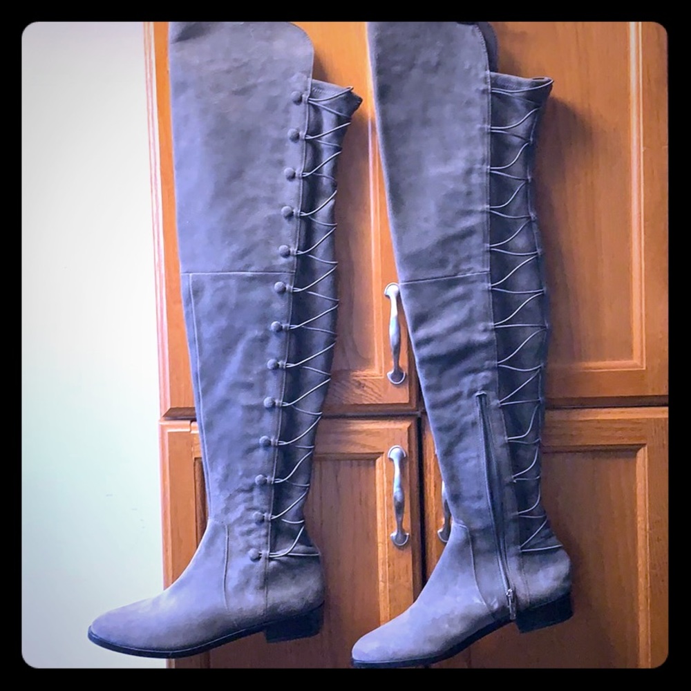 VINCE CAMUTO SIZE 8 HIGH KNEE LENGTH BOOTS